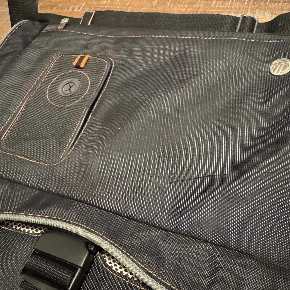 Targus Rugged Laptop Messenger Bag Computer Case Padded Air Mesh Briefcase